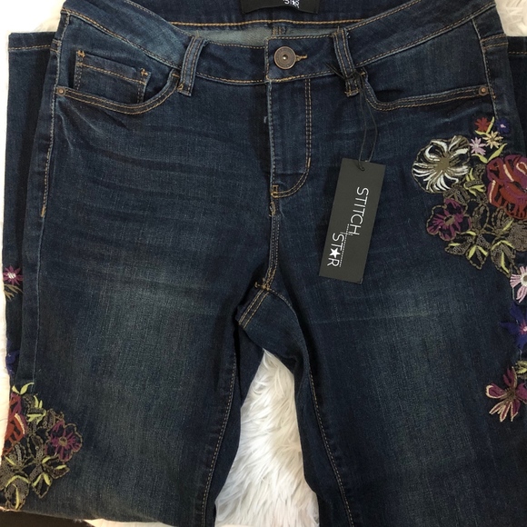 Stitch Star Embroidered Boho Blue Jeans. Size 4 NWT - Picture 2 of 8
